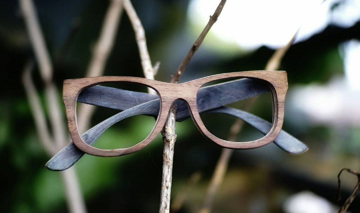 Backyard Recycled, Sulap Papan Skateboard Jadi Frame Kacamata