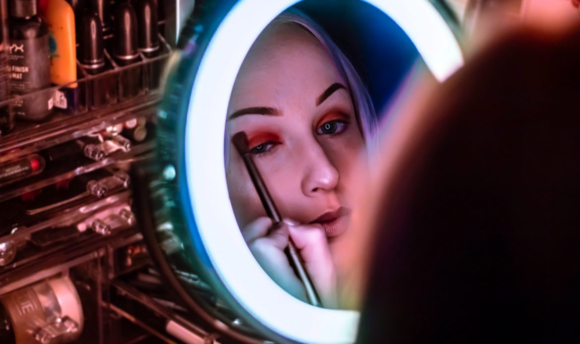 7 Beauty Vlogger Indonesia yang Bisa Jadi Inspirasi Kamu dalam Bermakeup