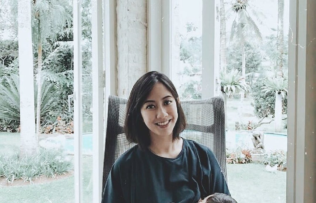 Menyusui Tanpa Ribet dengan Manderuna