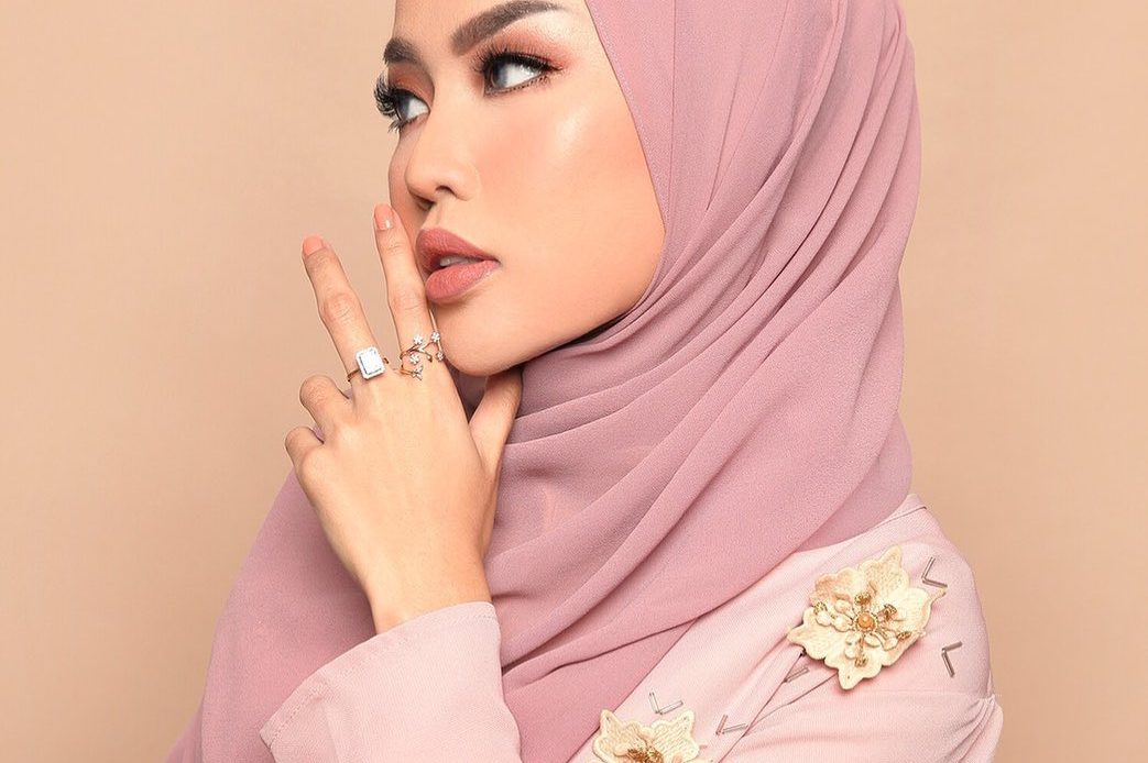 Berawal dari Reseller, Medina Zein Kini Jadi Miliarder Muda