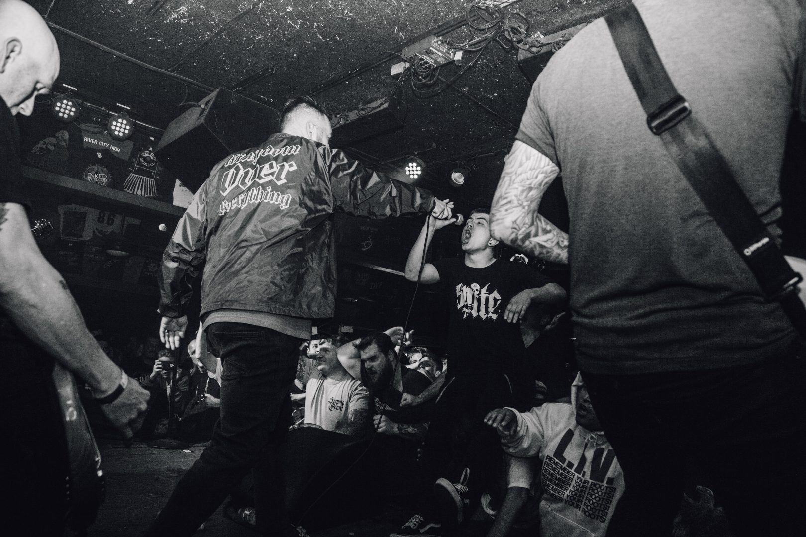 dthrone store