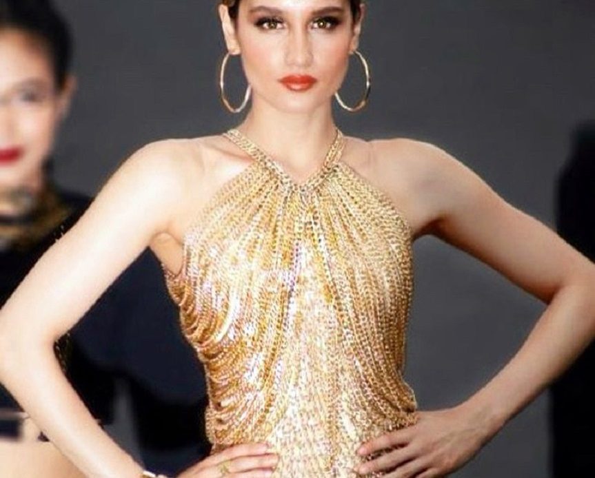 Cinta Laura Tampil Anggun dan Cantik di Acara Jember Fashion Carnaval 2019