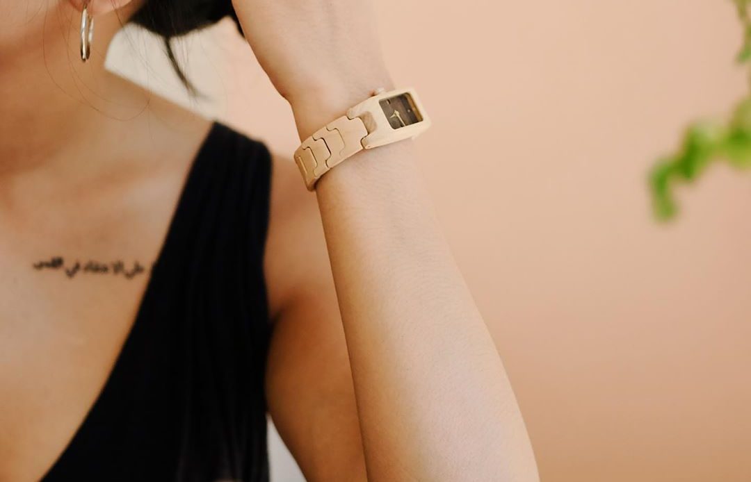 Mengolah Limbah Kayu Jadi Jam Tangan Keren Ala Matoa