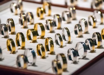 Emas Tak Hanya Berwarna Kuning, Mari Mengenal Warna-Warna Emas