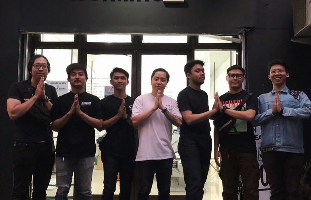 Bergaya Streetwear Amerika dengan Produk Wormhole