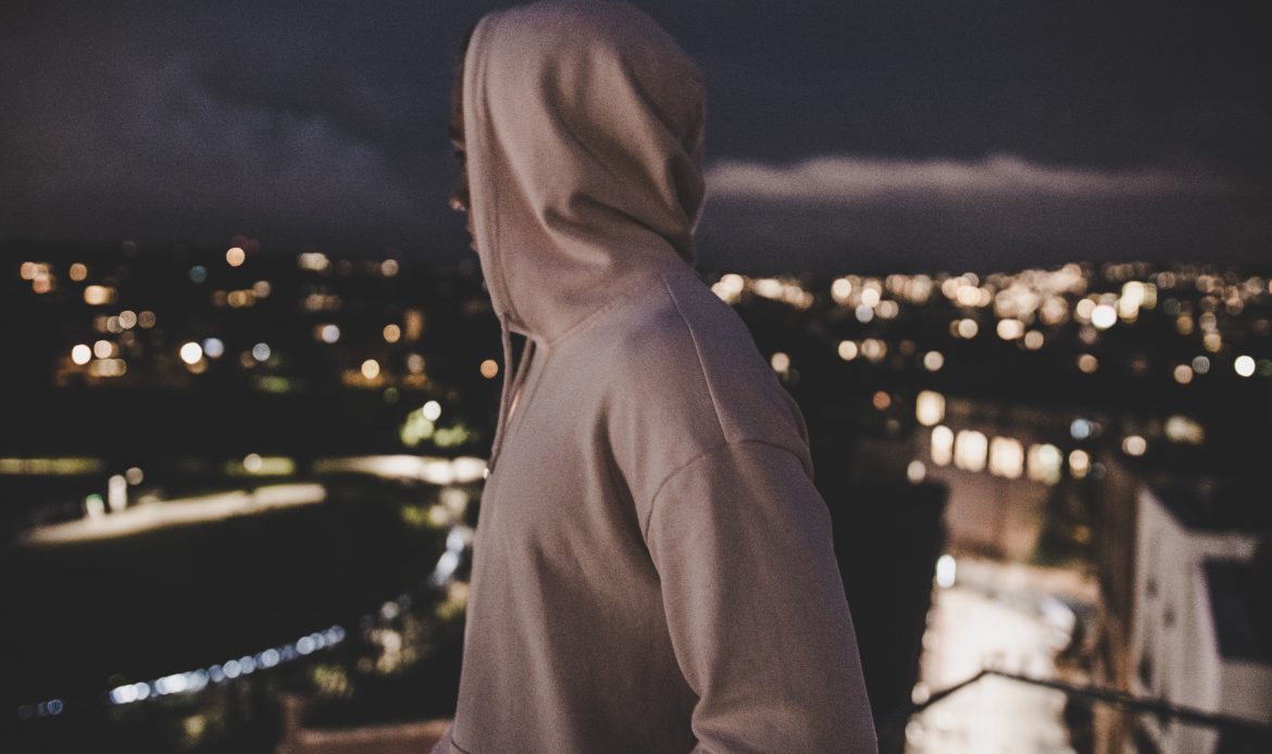 Mengenal Jenis Bahan-Bahan Hoodie Sebelum Membelinya