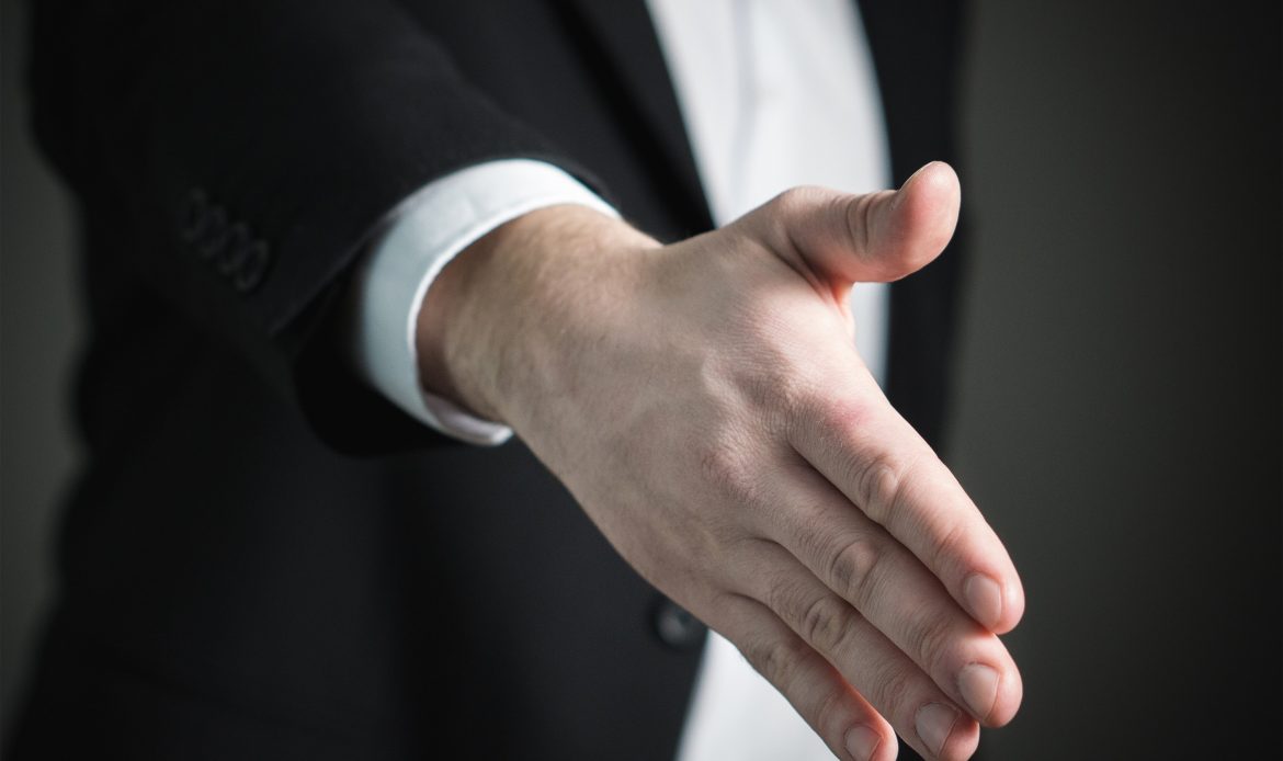 8 Cara Ini Bisa Haluskan Telapak Tangan yang Kasar