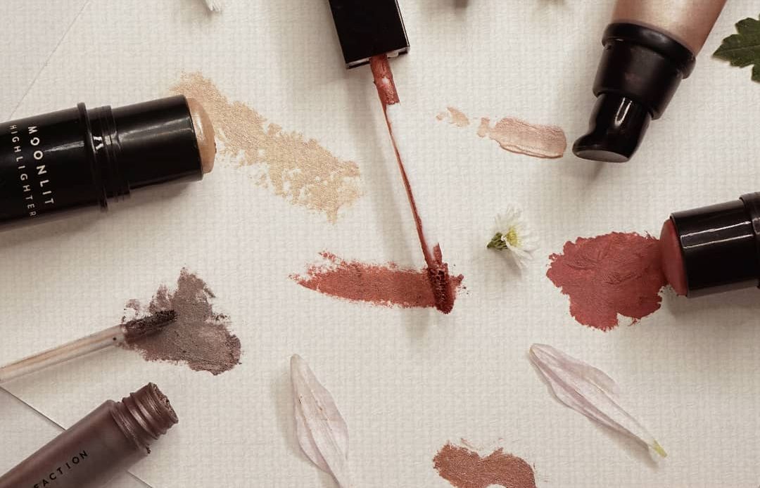 Kisah Meroketnya Brand Kosmetik Lokal Rollover Reaction