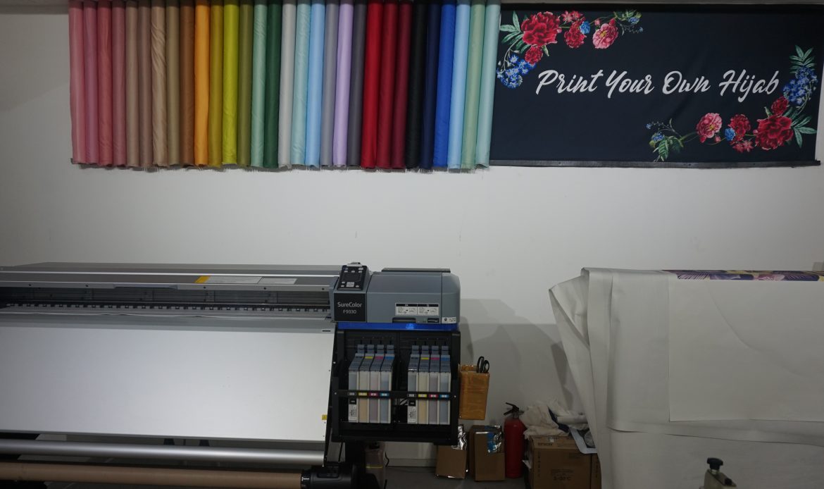 Mencetak Hijab dengan Motif Sendiri di The Secret Textile