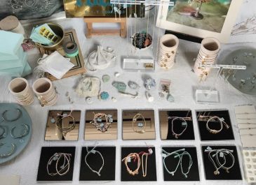 Jewel Rocks, Aksesoris Asal Bali yang Sarat Akan Seni