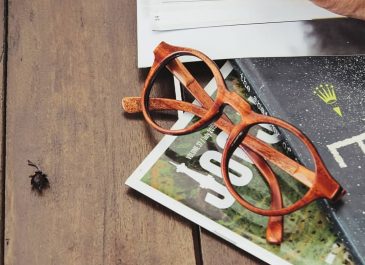 Kacamata Identik dengan Pribadi Cupu? Yuk Pakai Kallestory!