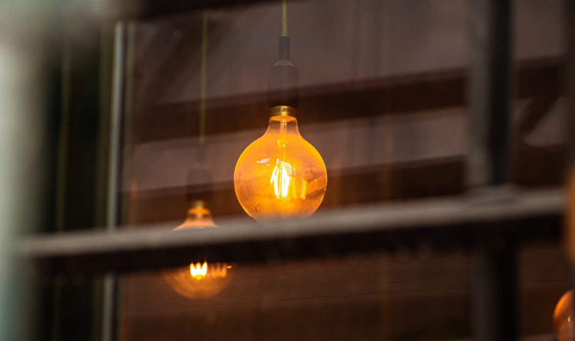 Jenis-Jenis Lampu Industrial yang Estetik dan Hangatkan Hunianmu