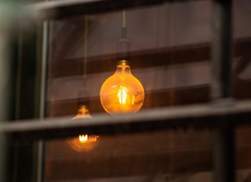 Jenis-Jenis Lampu Industrial yang Estetik dan Hangatkan Hunianmu