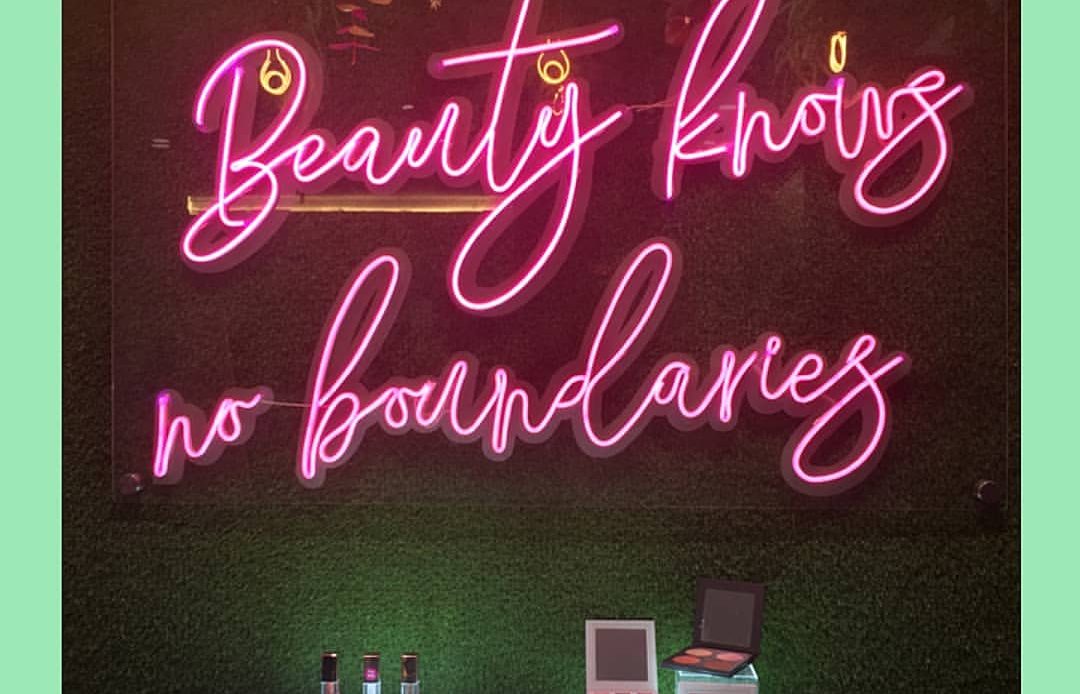 Mineral Botanica Buka Toko Utama yang Berkonsep Natural Modern