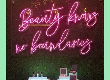 Mineral Botanica Buka Toko Utama yang Berkonsep Natural Modern