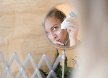 6 Skin Care yang Wajib Kamu Bawa Saat Melakukan Travelling!