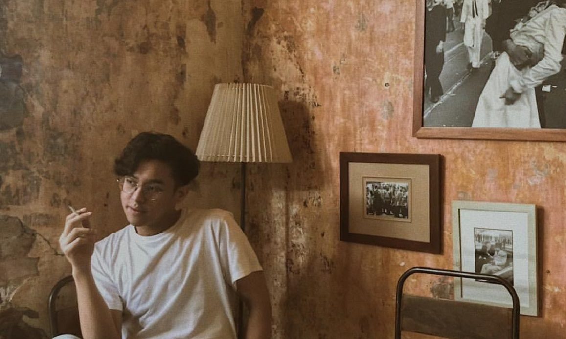 5 Gaya OOTD Ardhito Pramono, Penyanyi Jazz yang Sedang Naik Daun