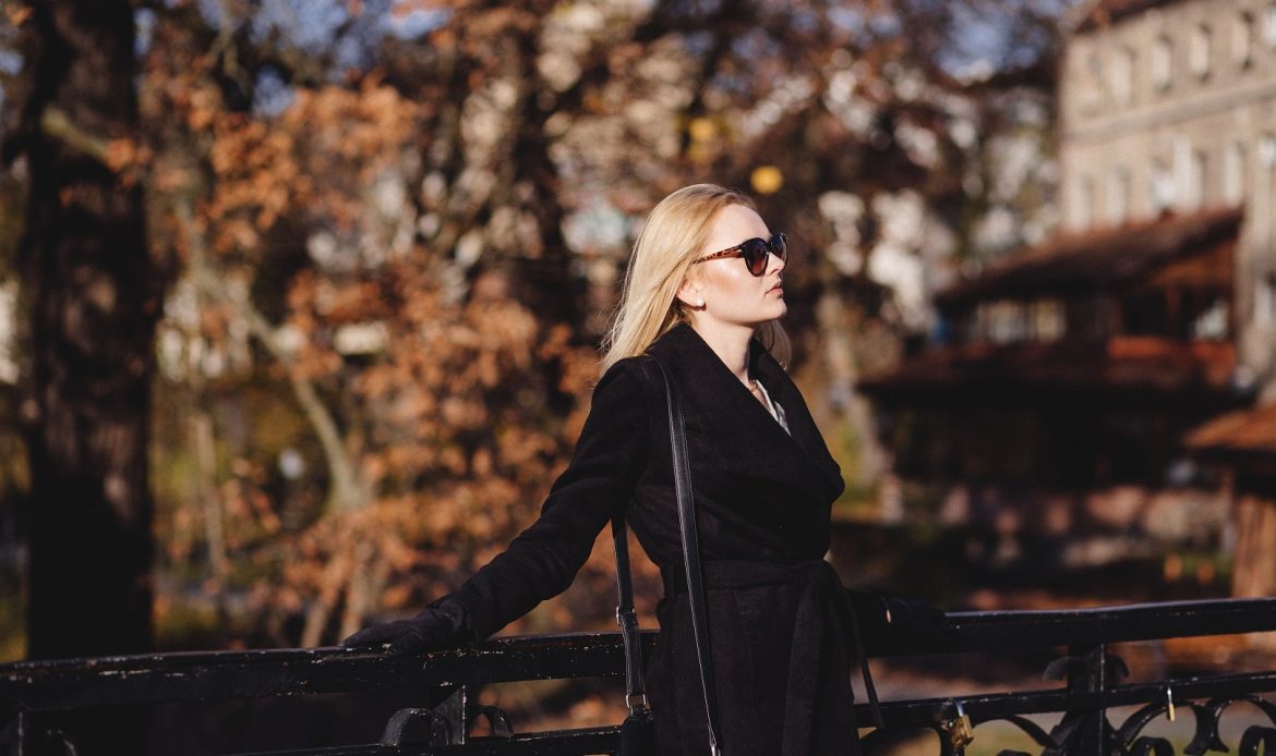 Creative Tips Tampil Glamor yang Elegan Ala Desainer Ivan Gunawan