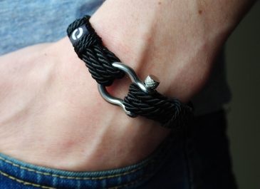 Tampil Keren dengan Gelang Tali, Begini Cara Membuatnya!