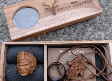 Holly Chopper, Brand Cincin dan Kalung 3 Dimensi yang Berbahan Kayu