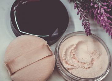 6 Jenis Bedak dan Kegunaannya yang Para Wanita Harus Tahu!