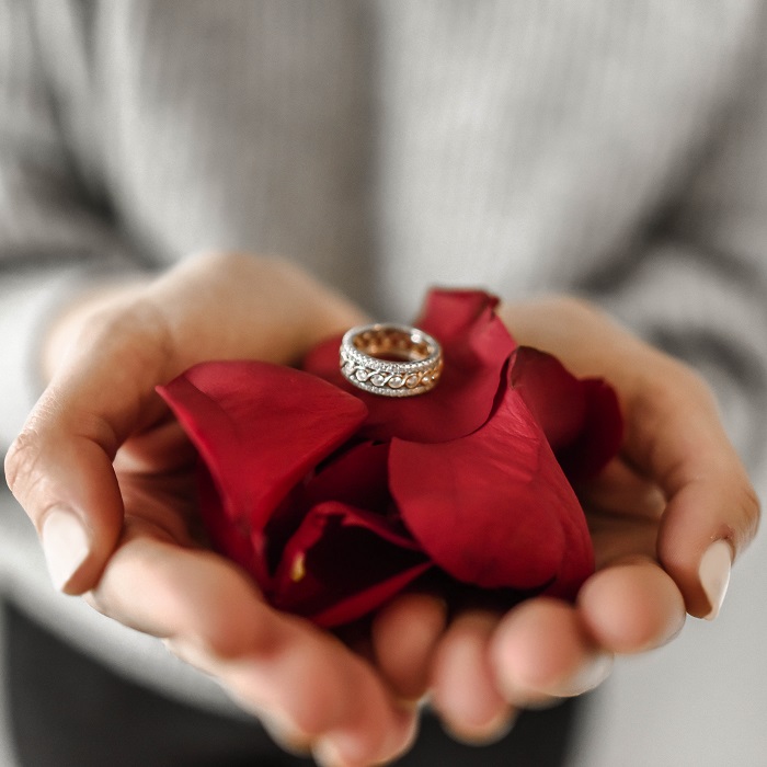 hadiah hari valentine