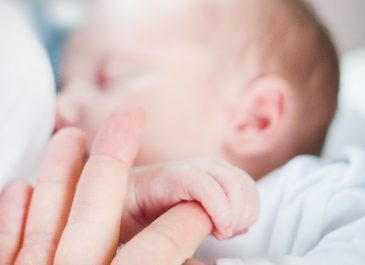 Creative Tips Memilih Perhiasan Bayi Agar Terlihat Lucu Tapi Tetap Aman