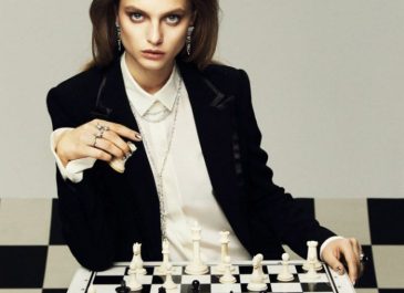 Fashion Bermotif Papan Catur Diprediksi Akan Kembali Tren Tahun Ini