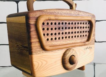 Membangun Bisnis Radio Berbahan Kayu yang Classy dan Menarik