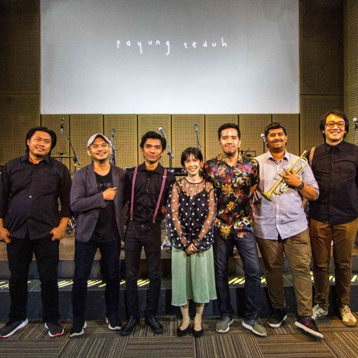 payung teduh renung
