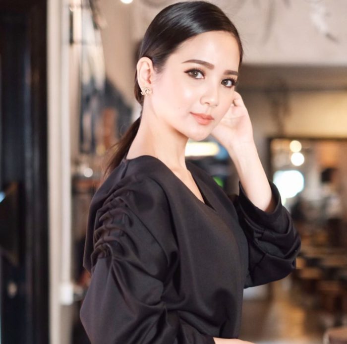 Menilik Kesuksesan Eksistensi Azarine Cosmetic di Tangan Cella Vanessa