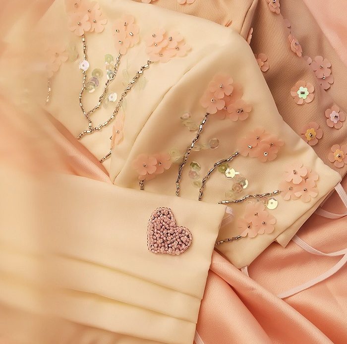 Aidan and Ice Luncurkan Masker Bertaburkan Manik-Manik yang Cantik