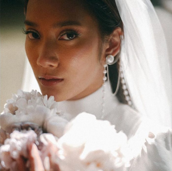 Mengenal Kain Satin, Material Gaun Pernikahan yang Dipakai Tara Basro