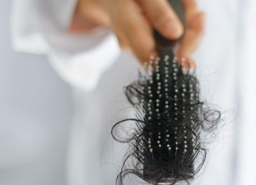 Mengalami Rambut Rontok di Masa Pandemi? Itu Wajar!