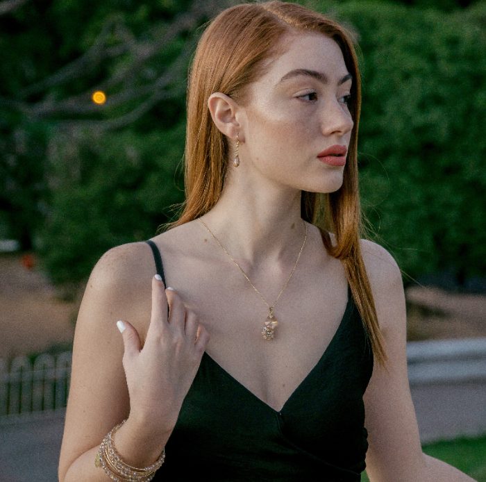 Creative Tips Memilih Kalung Berdasarkan Bentuk Garis Leher Pakaian