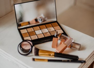 Tips Membersihkan Alat-Alat Makeup Agar Terhindar dari Virus dan Bakteri