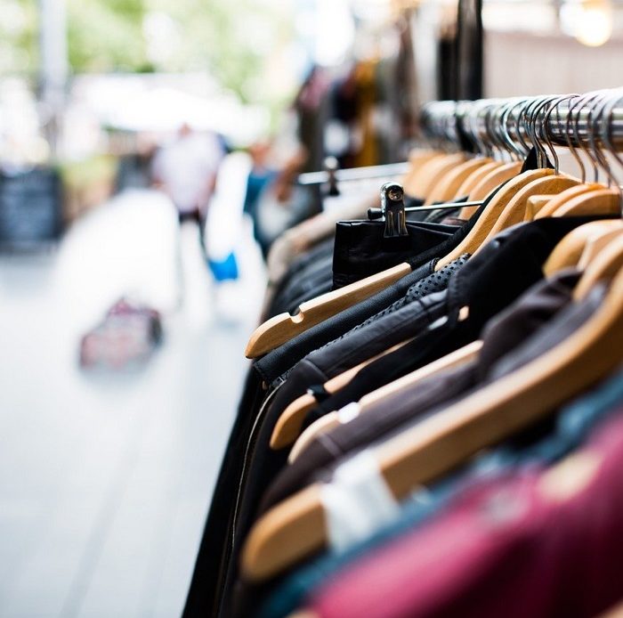 Tampil Fashionable dengan Low Budget Melalui Thrifting, Ini Tipsnya!