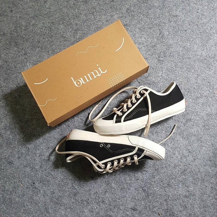 sepatu lokal
