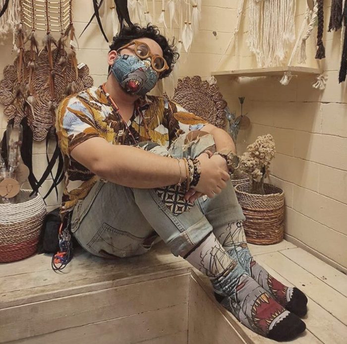 Mengolah Papan Skateboard Jadi Kacamata yang Fashionable Ala Kabau