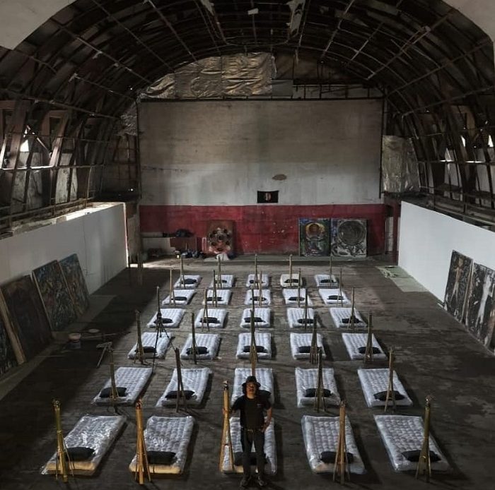 Gelar Pameran Seni di Bioskop Usang, Cara Tisna Sanjaya Hidupkan Kembali Cagar Budaya