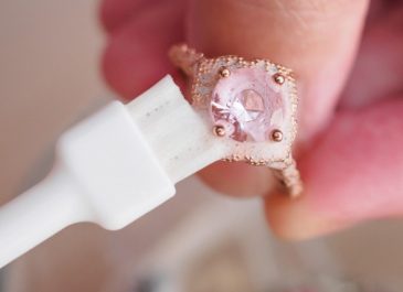 Membersihkan Perhiasan Emas Mudah & Murah Bermodalkan Pasta Gigi