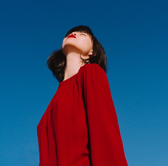 5 Rekomendasi Warna Baju Ini Buat Tampilan Kamu Jadi Lebih Langsing