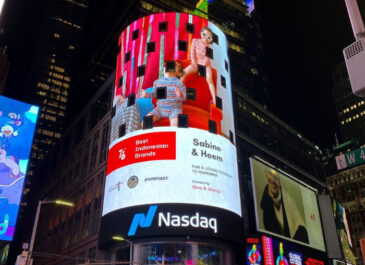 16 Brand Lokal Sukses Mejeng di Times Square New York Saat HUT RI