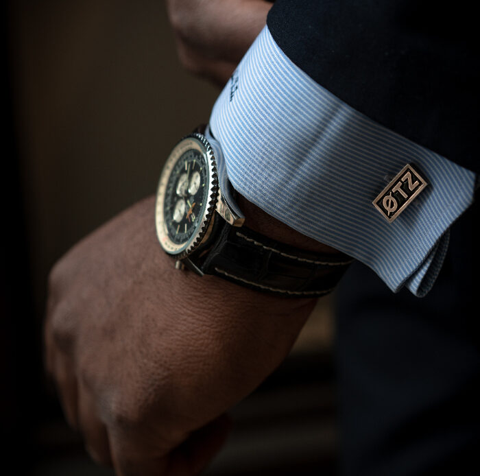 Tips Merawat Jam Tangan Kulit Agar Tidak Mudah Rusak dan Bau