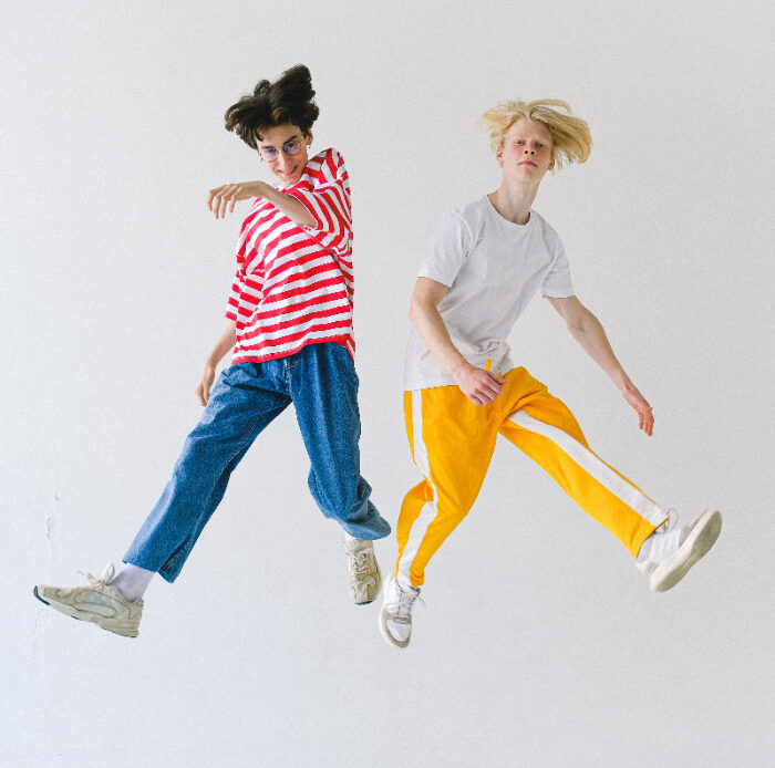 4 Warna Outfit Ini Diprediksi Akan Jadi Tren di Tahun 2022 Nanti!