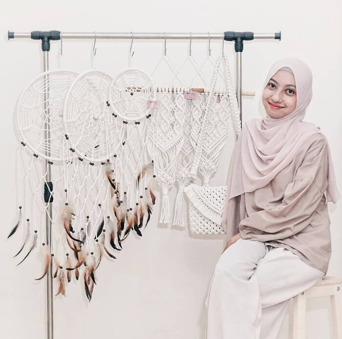 Ubah Hobi Jadi Ladang Bisnis Lewat Kerajinan Makrame Ala Tika Probo