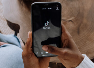 Tips Jualan Lewat Live Streaming di TikTok Yang Wajib Brand Lokal Tahu