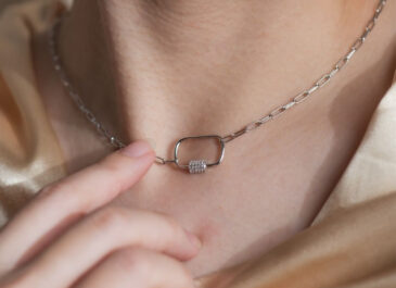 Tips Aman Menggunakan Perhiasan Ala Brand Lokal Andall Studios