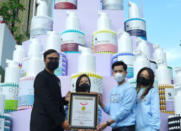 Skincare Lokal Somethinc Hadirkan Menara Serum Yang Pecahkan Rekor MURI