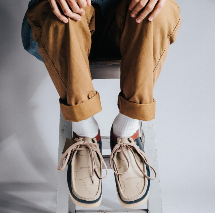 Menilik Sepatu Keren Kolaborasi Nevertoolavish X Clark Originals